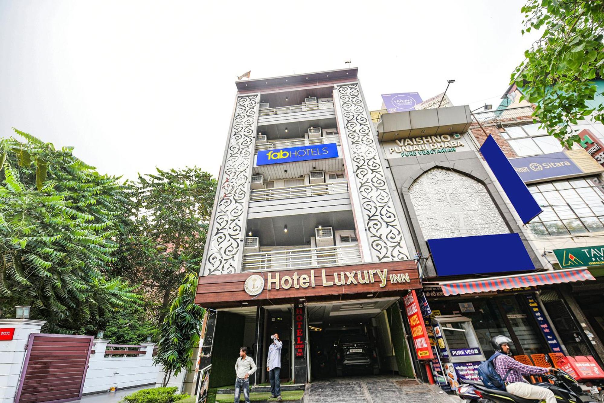 Fabhotel Luxury Inn Near Adarsh Nagar Metro デリー エクステリア 写真