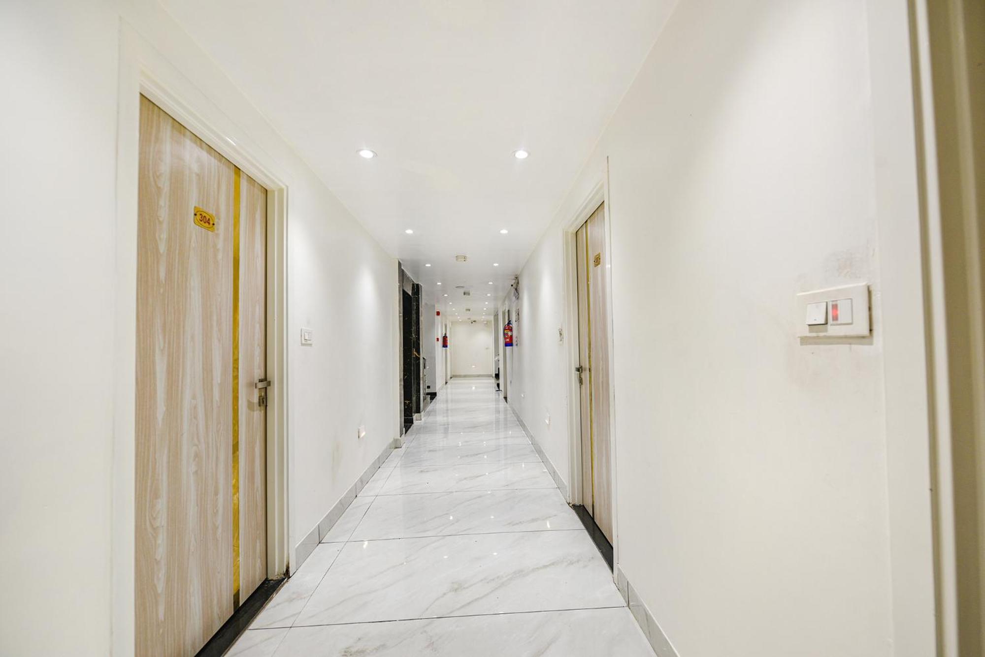 Fabhotel Luxury Inn Near Adarsh Nagar Metro デリー エクステリア 写真