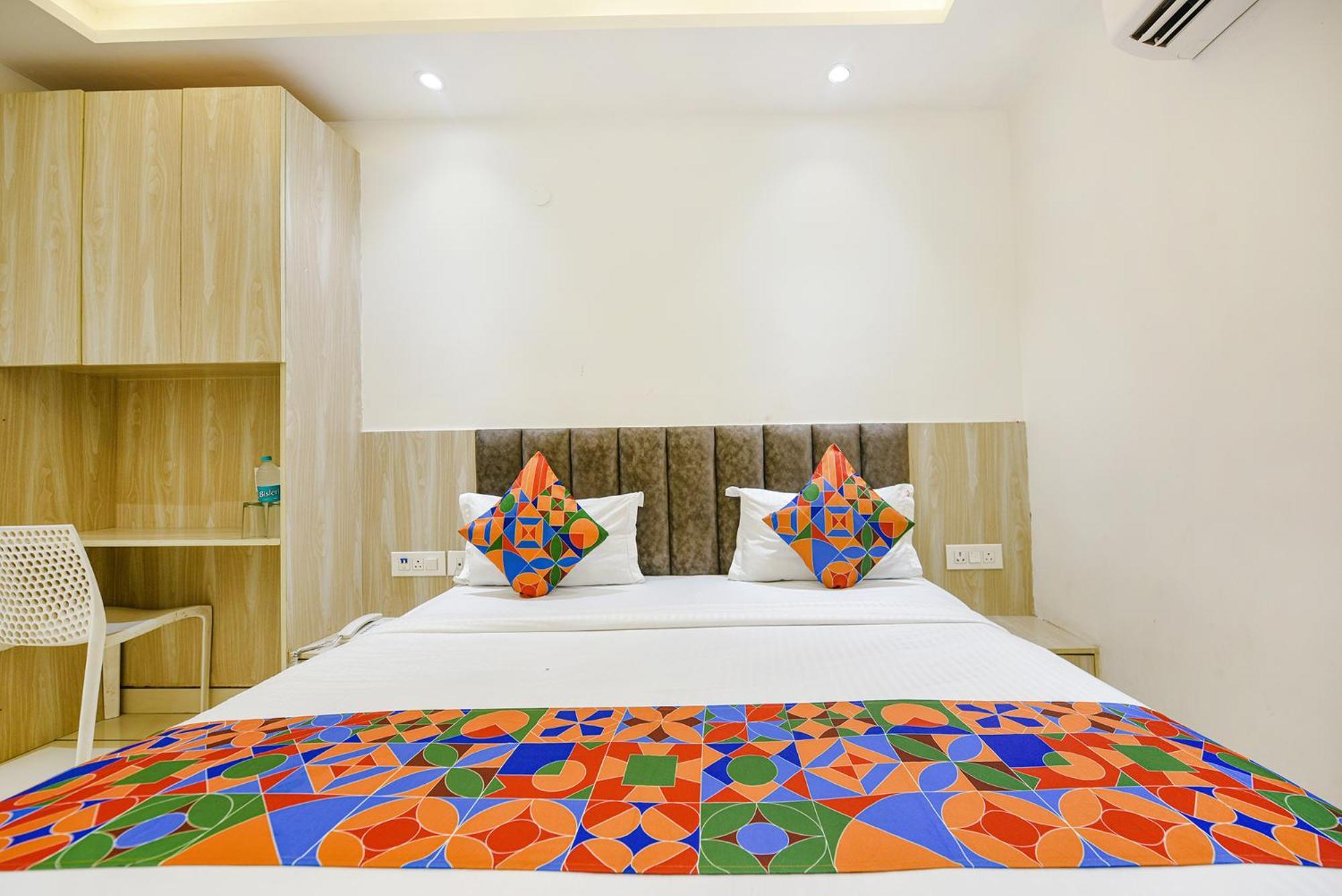 Fabhotel Luxury Inn Near Adarsh Nagar Metro デリー エクステリア 写真